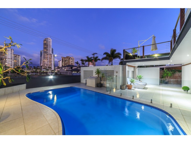 35 Amalfi Drive, Isle Of Capri QLD 4217