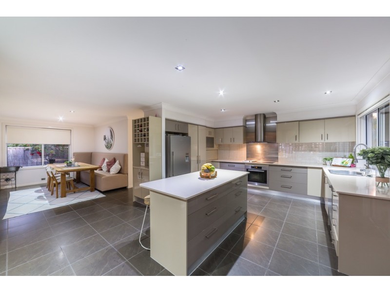 35 Amalfi Drive, Isle Of Capri QLD 4217