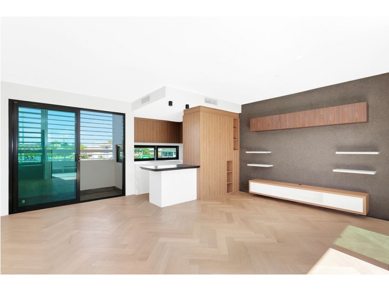 2/2097 Gold Coast Highway, Miami QLD 4220