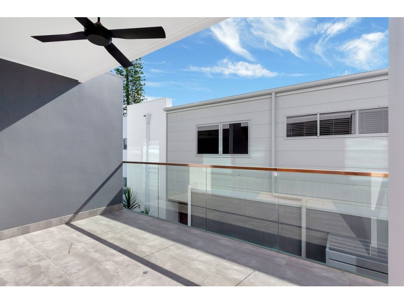 2/2097 Gold Coast Highway, Miami QLD 4220
