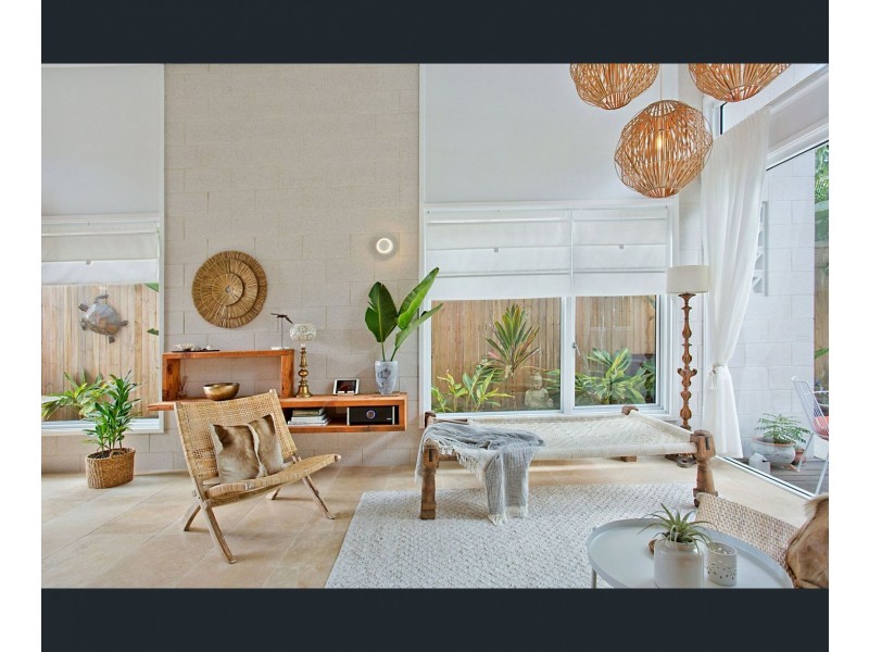 71 Petrel Avenue, Mermaid Beach QLD 4218