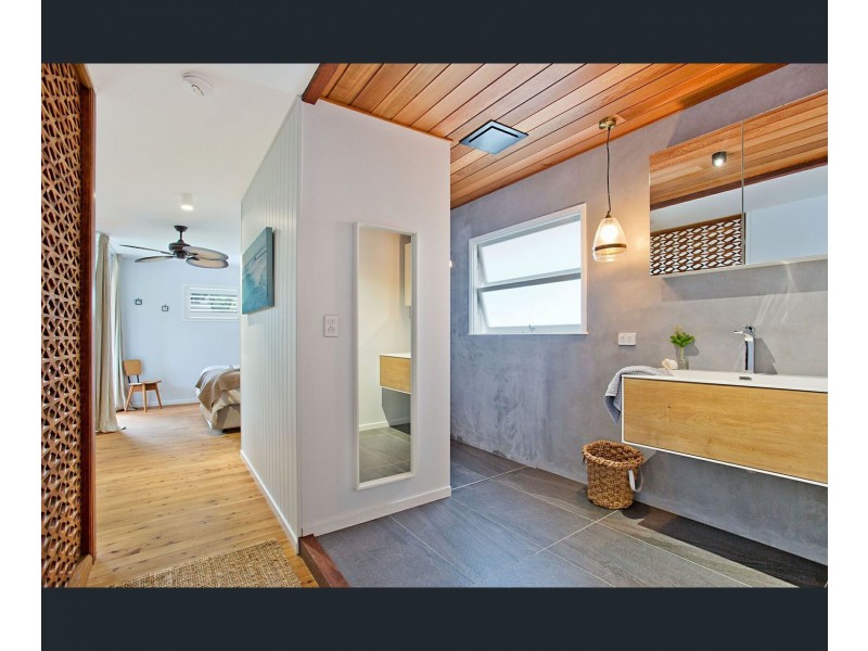 71 Petrel Avenue, Mermaid Beach QLD 4218