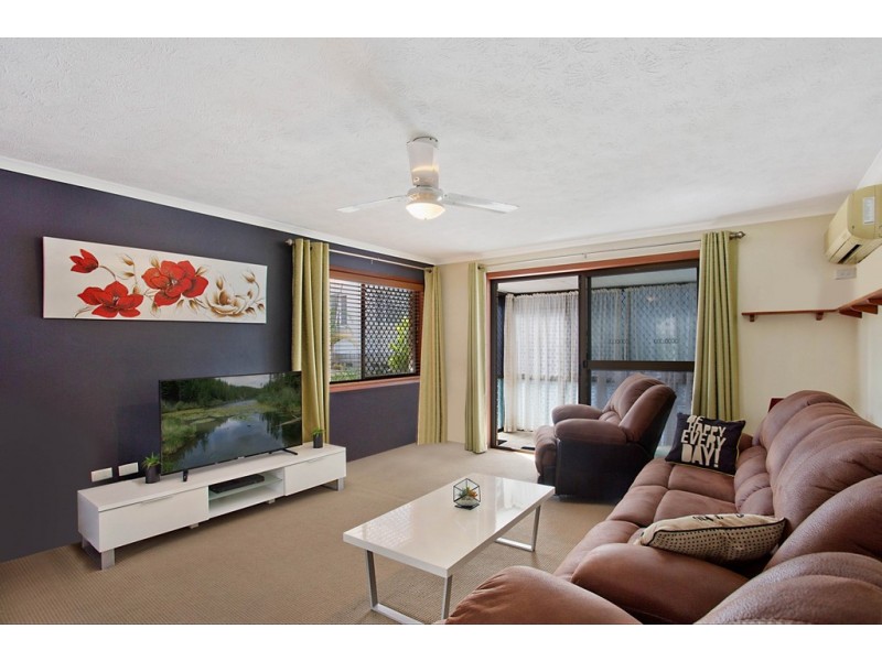 2/12 Rosewood Ave, Broadbeach QLD 4218