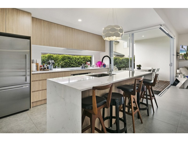 15a Evandale Crescent, Miami QLD 4220