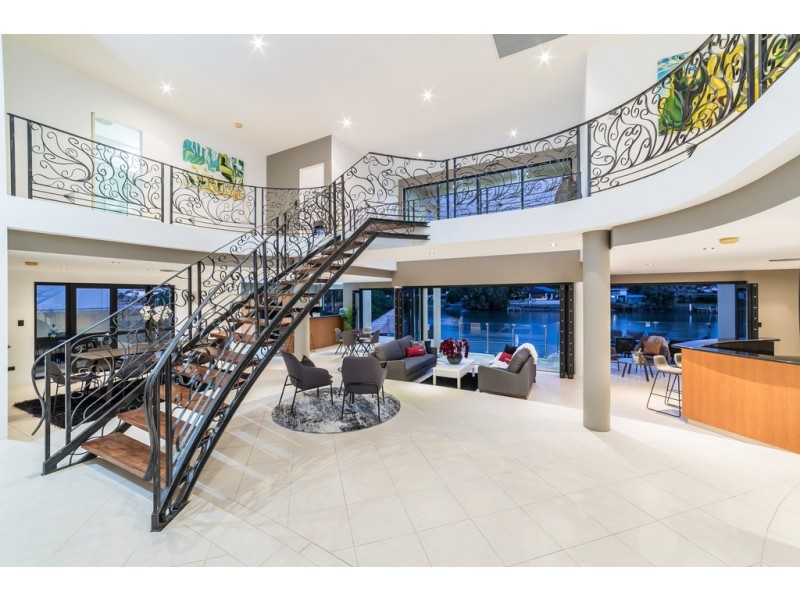 104 Cabana Boulevard, Benowa Waters QLD 4217