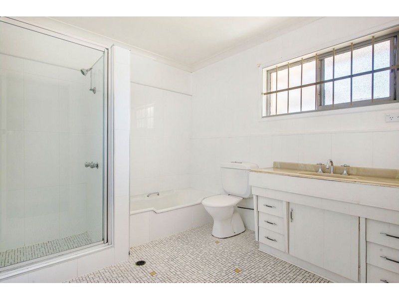 5 Merrimac Boulevard, Broadbeach Waters QLD 4218