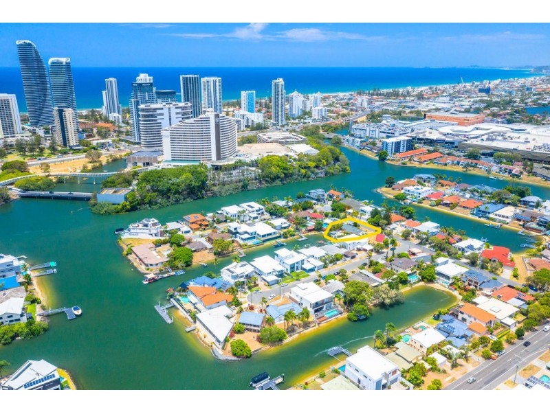 5 Merrimac Boulevard, Broadbeach Waters QLD 4218