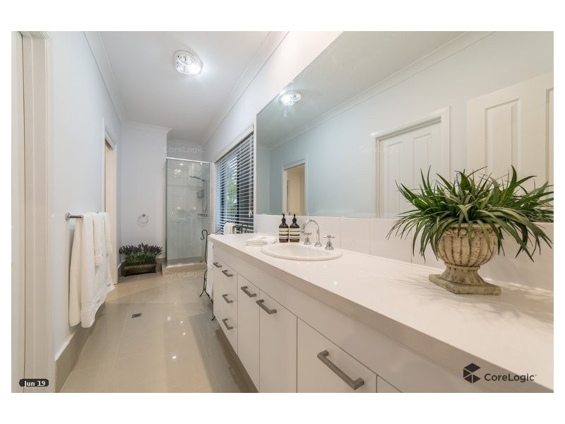 68 Bollard Circuit, Clear Island Waters QLD 4226