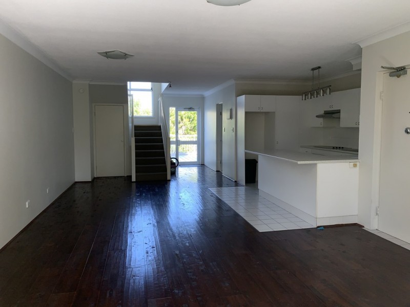 11/30 First Avenue, Broadbeach QLD 4218