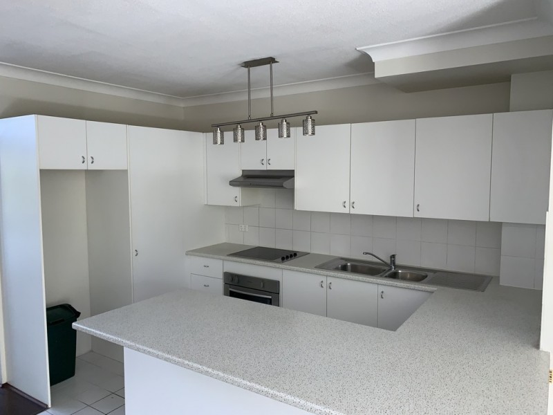 11/30 First Avenue, Broadbeach QLD 4218