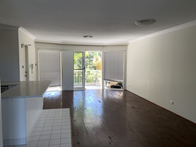 11/30 First Avenue, Broadbeach QLD 4218