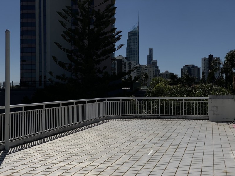 11/30 First Avenue, Broadbeach QLD 4218