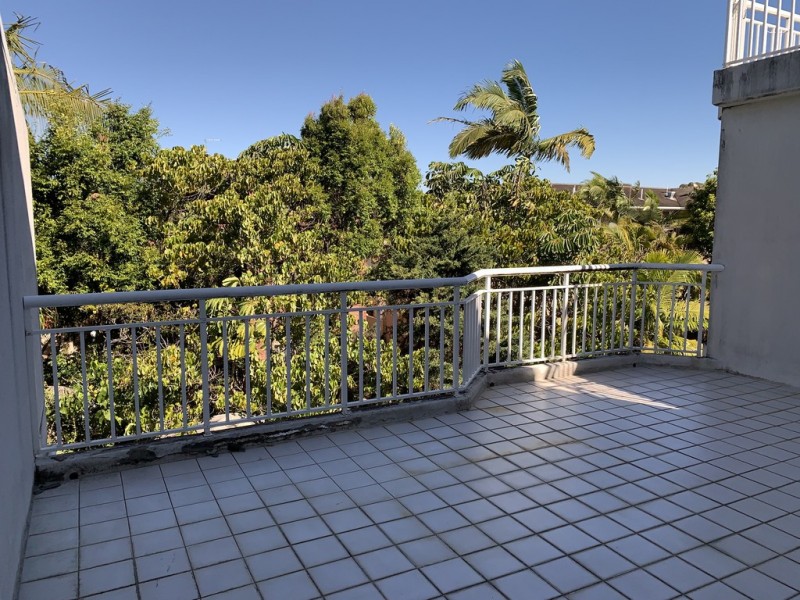 11/30 First Avenue, Broadbeach QLD 4218