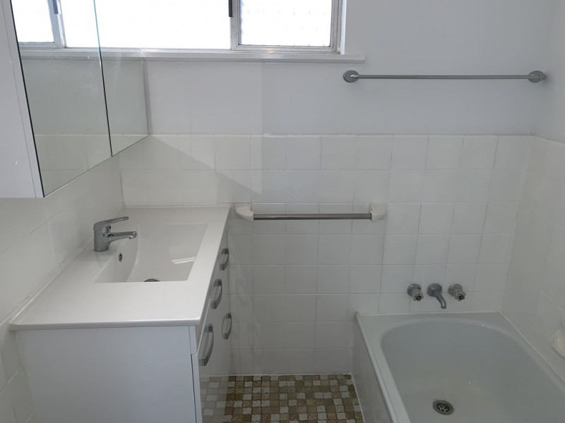 170 Sunshine Parade, Miami QLD 4220