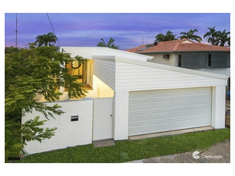 44 Hillcrest Parade, Miami QLD 4220