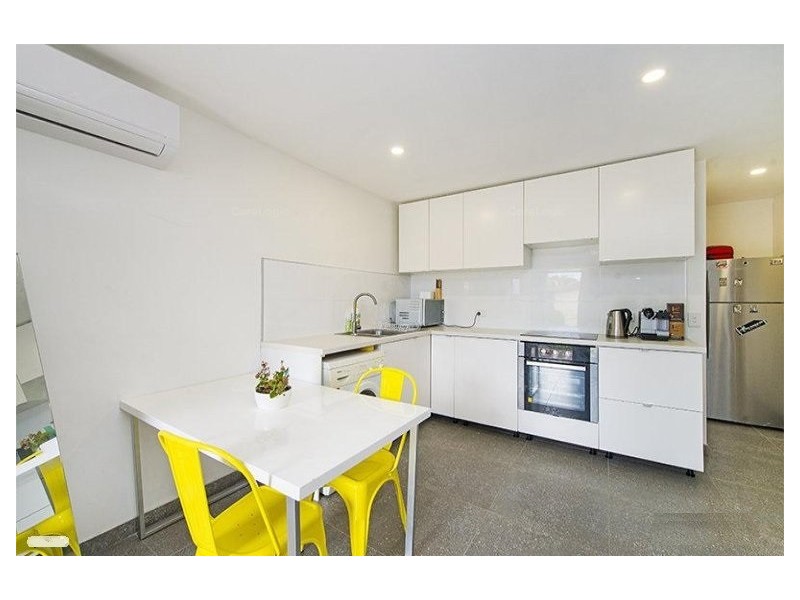 44 Hillcrest Parade, Miami QLD 4220