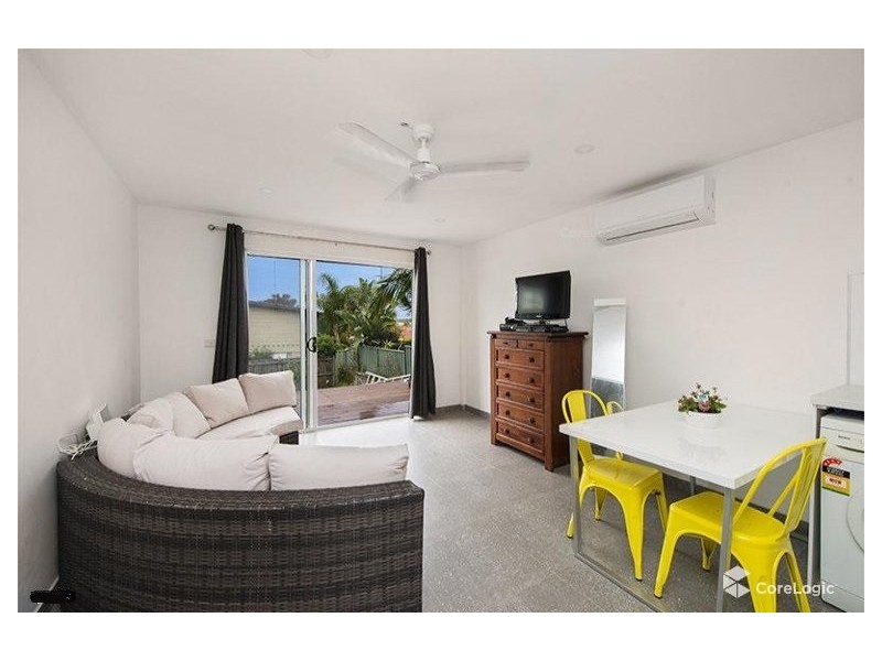 44 Hillcrest Parade, Miami QLD 4220