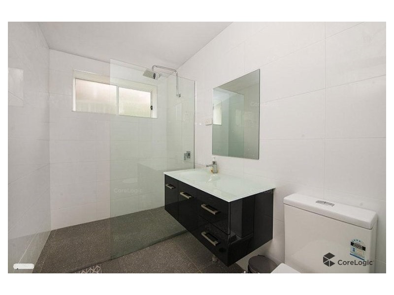 44 Hillcrest Parade, Miami QLD 4220