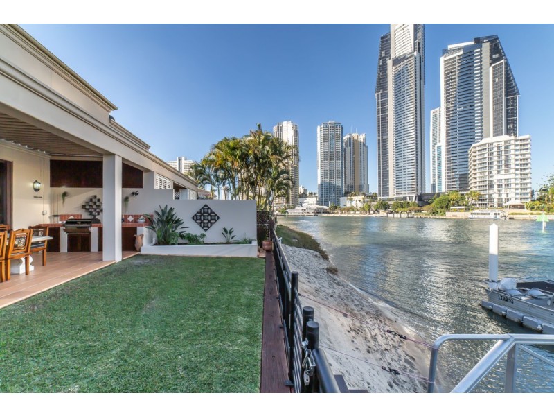 2/9 Tarcoola Crescent, Chevron Island QLD 4217