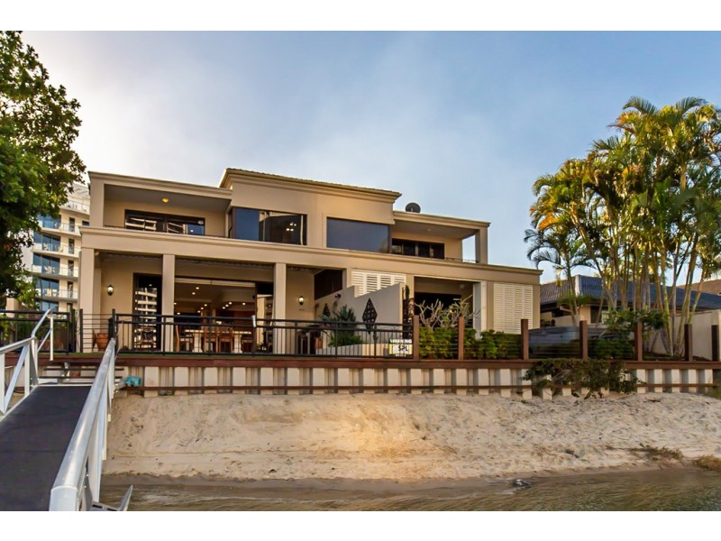 2/9 Tarcoola Crescent, Chevron Island QLD 4217
