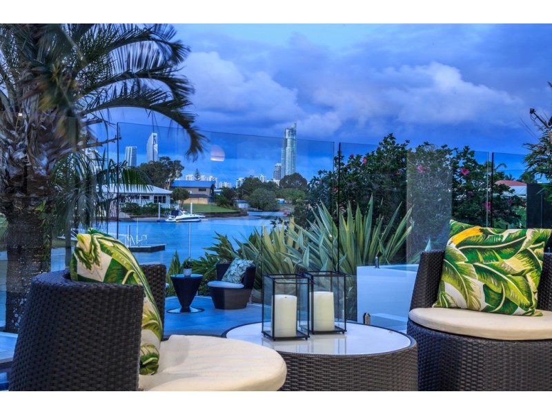 1 Saywell Street, Sorrento QLD 4217