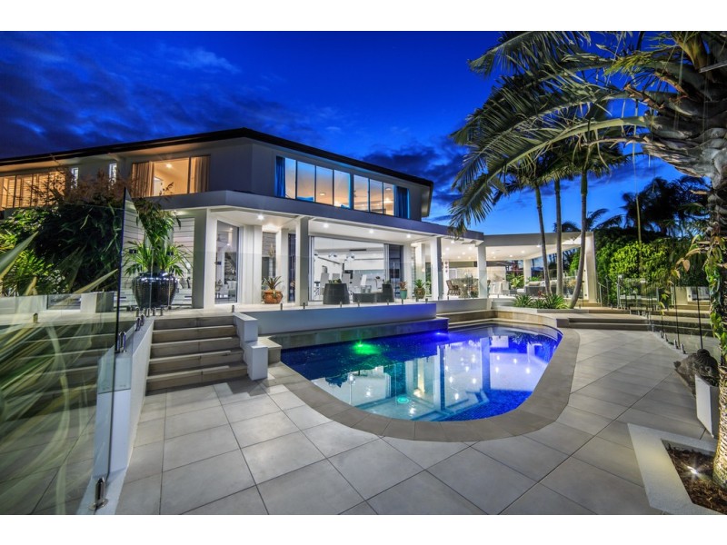 1 Saywell Street, Sorrento QLD 4217