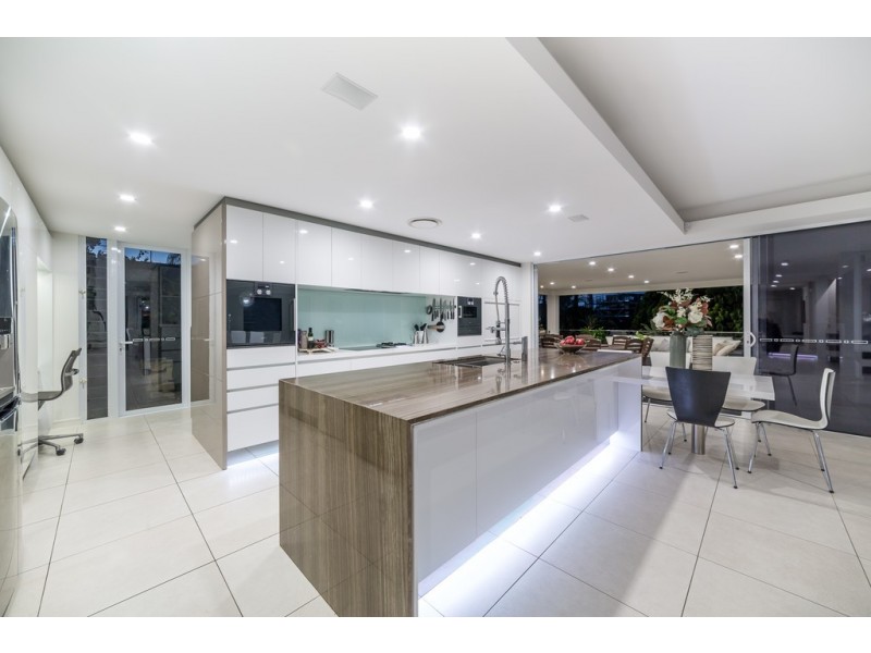 1 Saywell Street, Sorrento QLD 4217