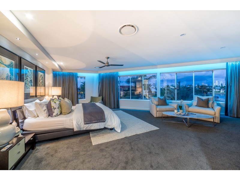 1 Saywell Street, Sorrento QLD 4217