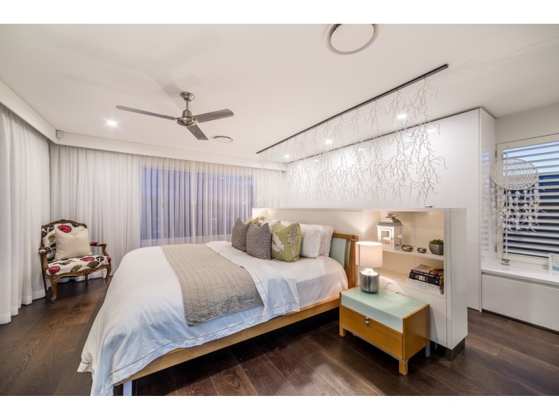 1 Saywell Street, Sorrento QLD 4217