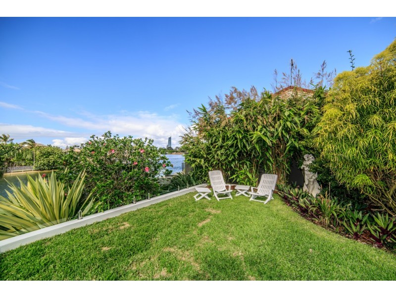 1 Saywell Street, Sorrento QLD 4217