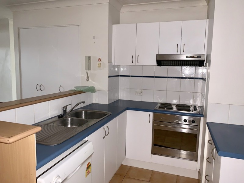 12/4-6 Queensland Avenue “Antigua Resort”, Broadbeach QLD 4218