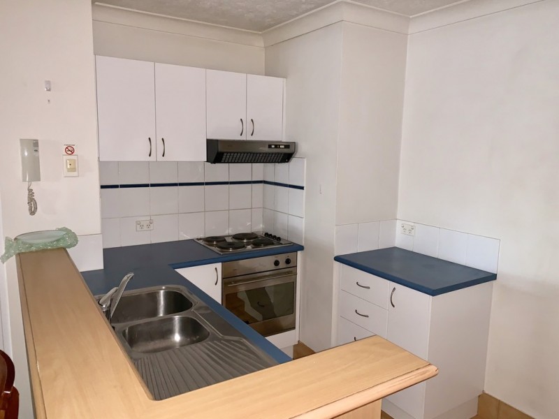 12/4-6 Queensland Avenue “Antigua Resort”, Broadbeach QLD 4218