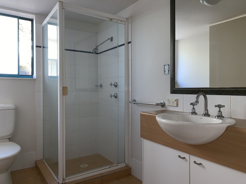 12/4-6 Queensland Avenue “Antigua Resort”, Broadbeach QLD 4218