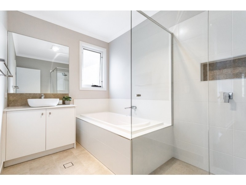 4 Koel Street, Burleigh Heads QLD 4220