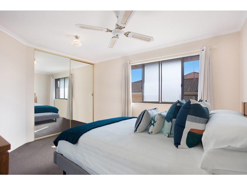 4 ‘Castella Court’ 33 Chelsea Avenue, Broadbeach QLD 4218