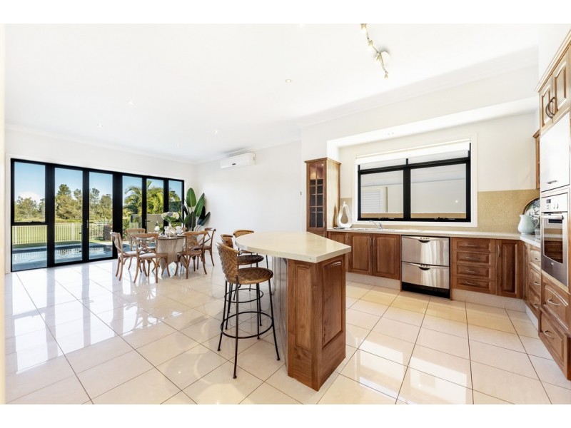 41 Meadowlake Drive, Carrara QLD 4211