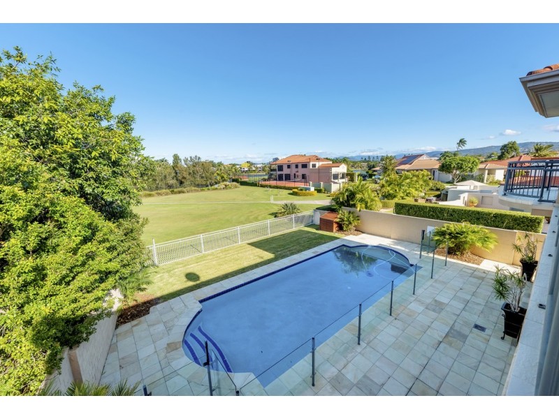41 Meadowlake Drive, Carrara QLD 4211