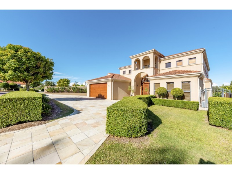 41 Meadowlake Drive, Carrara QLD 4211