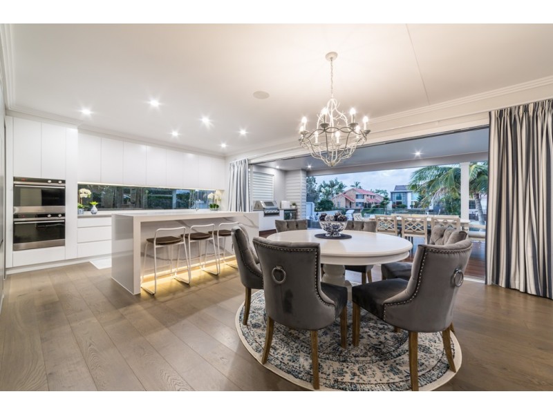 55 T E Peters Drive, Broadbeach Waters QLD 4218