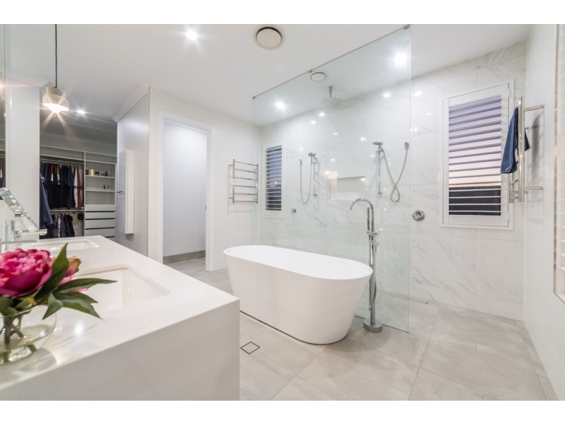 55 T E Peters Drive, Broadbeach Waters QLD 4218