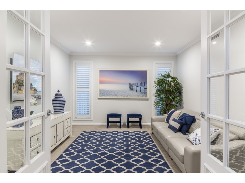 55 T E Peters Drive, Broadbeach Waters QLD 4218