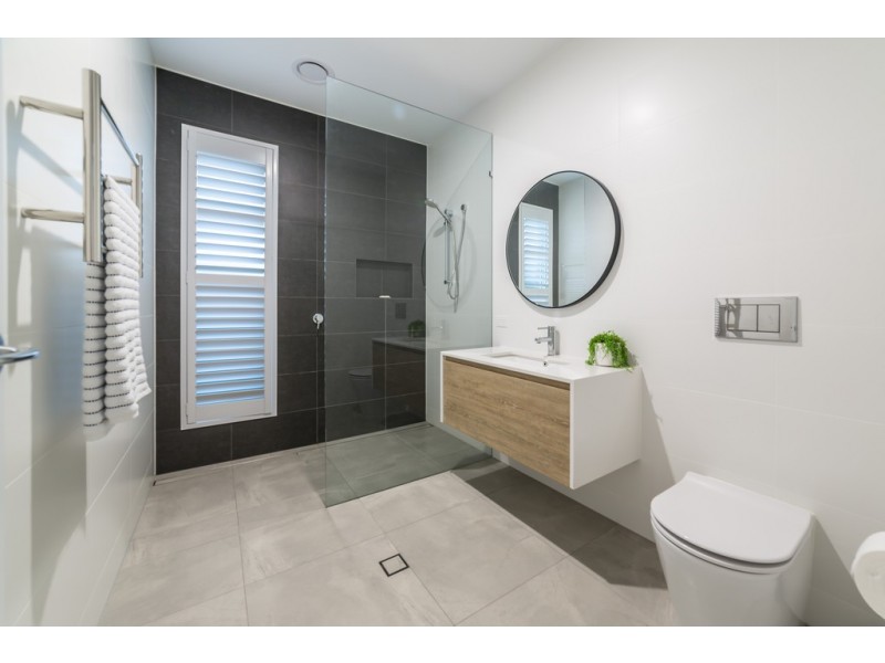 55 T E Peters Drive, Broadbeach Waters QLD 4218