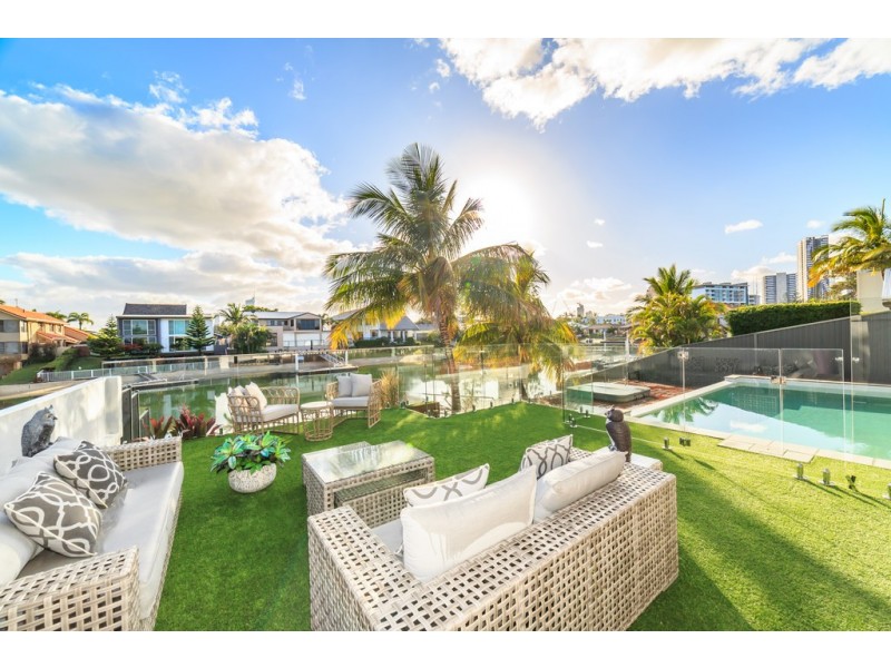 55 T E Peters Drive, Broadbeach Waters QLD 4218