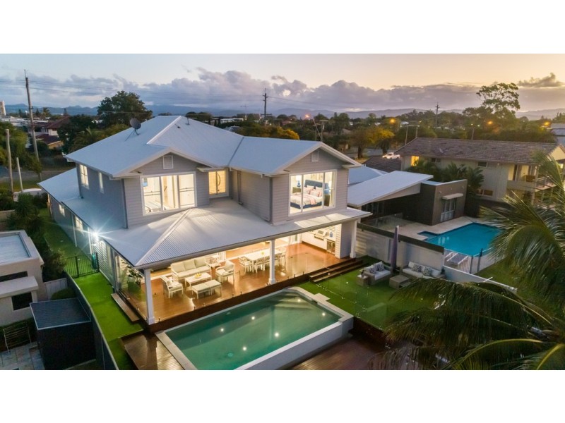 55 T E Peters Drive, Broadbeach Waters QLD 4218