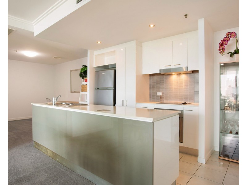 2906/33 T E Peters Drive ‘Freshwater Point’, Broadbeach Waters QLD 4218