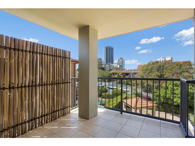 12/25 Chester Terrace, Southport QLD 4215