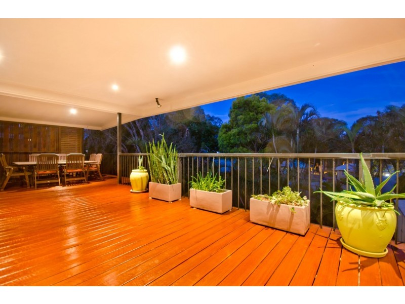 8 West king Lane, Southport QLD 4215