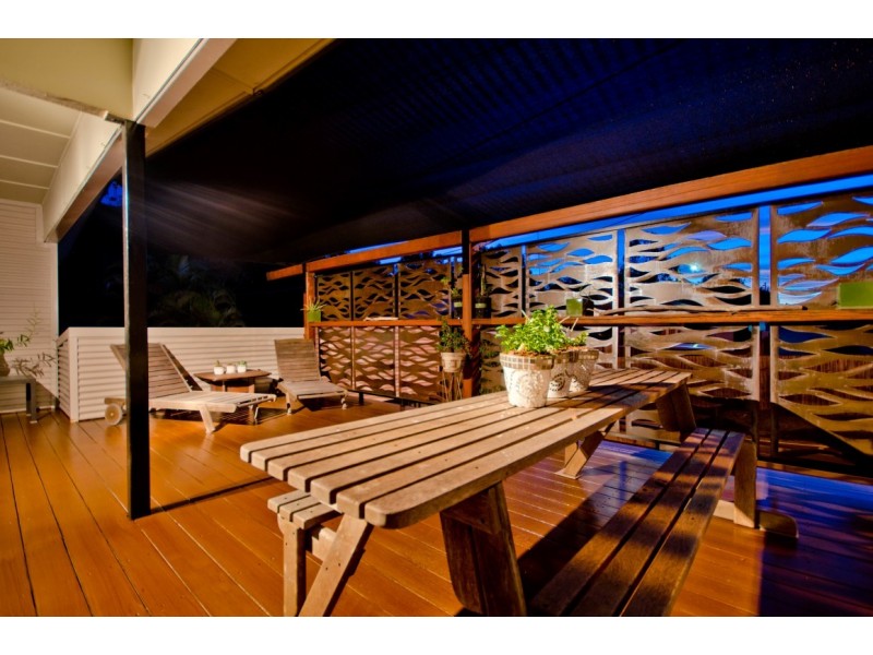 8 West king Lane, Southport QLD 4215