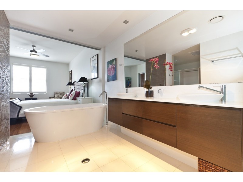 3113/3029 The Boulevard, Carrara QLD 4211