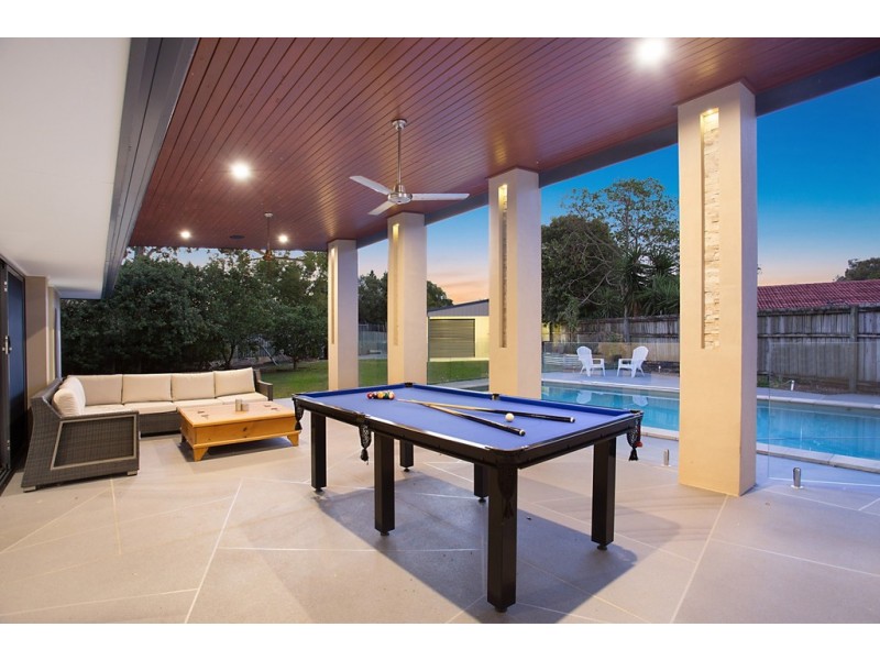 5 Hixson Court, Mermaid Waters QLD 4218